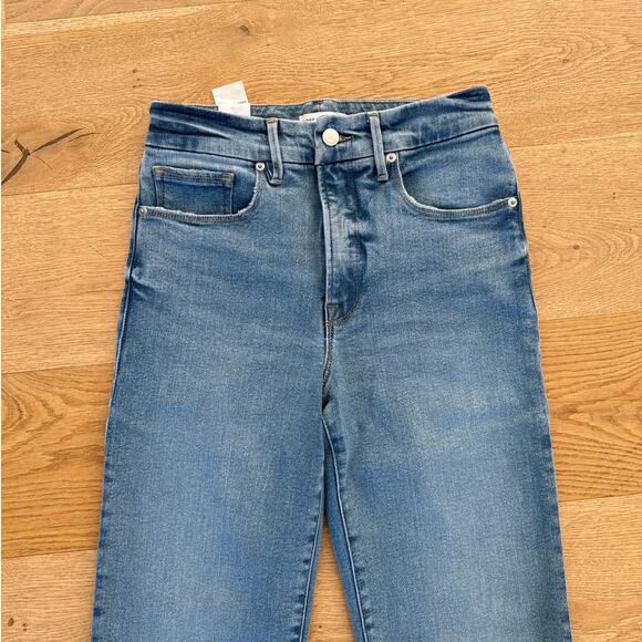 Good American - God Boy Split Hem Straight Leg Denim Jeans in Blue - Picture 2 of 7